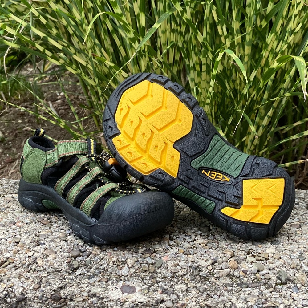 Boys Keen Shoes NWOT